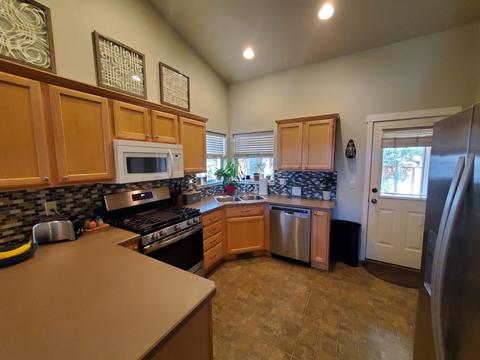 20699 Beaumont Dr, Bend, OR 97701 photo 12