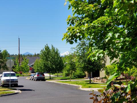 20699 Beaumont Dr, Bend, OR 97701 photo 2