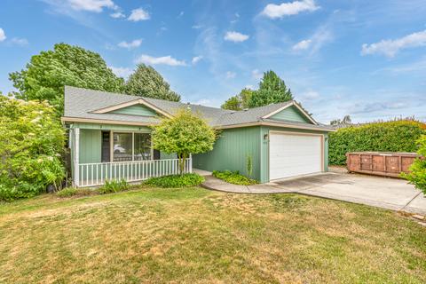 480 Westminster Dr, Eagle Point, OR 97524 photo 2