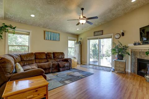 51382 Apache Tears Ct, La Pine, OR 97739 photo 2