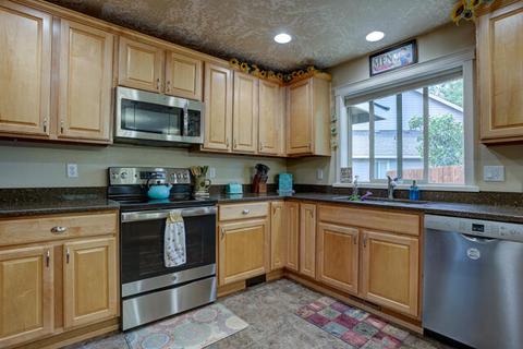 51382 Apache Tears Ct, La Pine, OR 97739 photo 3