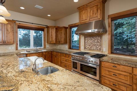 22425 Rickard Rd, Bend, OR 97702 photo 16
