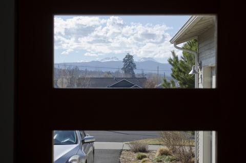 63174 Iner Loop, Bend, OR 97701 photo 2