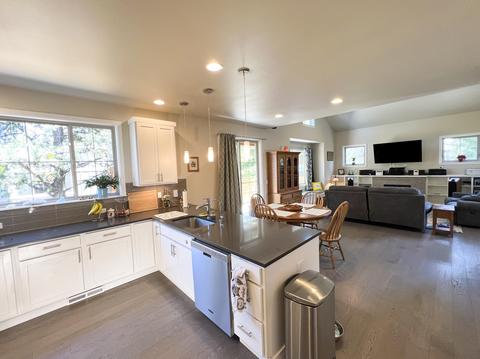 63174 Iner Loop, Bend, OR 97701 photo 7