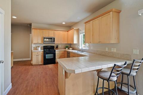 61466 Edro Pl, Bend, OR 97702 photo 4