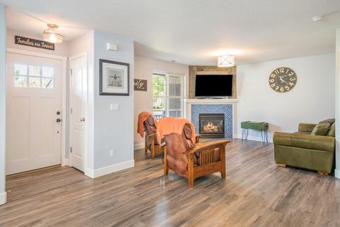 20651 Couples Ln, Bend, OR 97702 photo 3