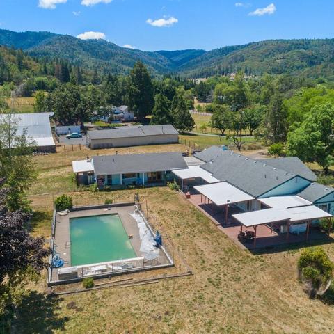 4025 Griffin Creek Rd, Medford, OR 97501