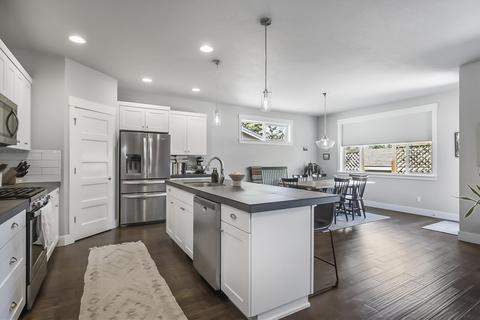 1288 NE Hoover Loop, Bend, OR 97701 photo 12