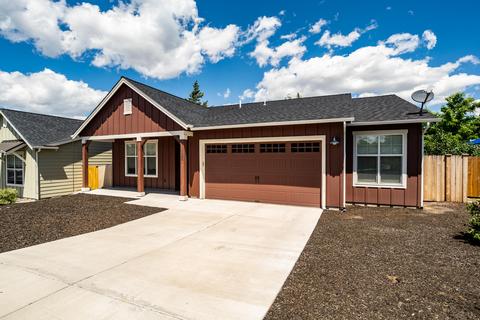 1288 NE Hoover Loop, Bend, OR 97701 photo 2