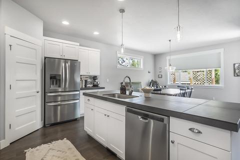 1288 NE Hoover Loop, Bend, OR 97701 photo 14