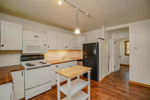 411 W Fifth St, Phoenix, OR 97535 photo 10