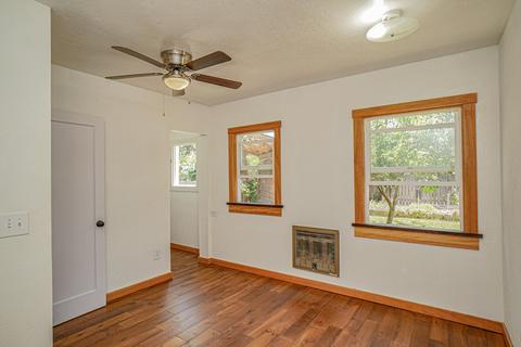 411 W Fifth St, Phoenix, OR 97535 photo 13