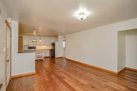 411 W Fifth St, Phoenix, OR 97535 photo 7