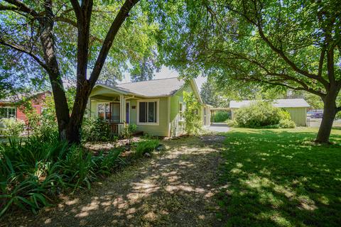 411 W Fifth St, Phoenix, OR 97535 photo 1