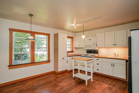 411 W Fifth St, Phoenix, OR 97535 photo 12