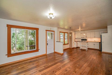 411 W Fifth St, Phoenix, OR 97535 photo 6