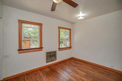 411 W Fifth St, Phoenix, OR 97535 photo 14