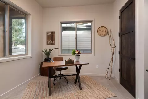 20331 SE Jack Benny Loop, Bend, OR 97702 photo 12