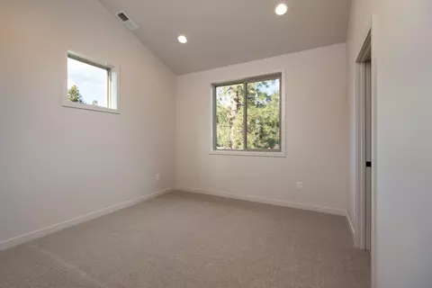 20331 SE Jack Benny Loop, Bend, OR 97702 photo 16