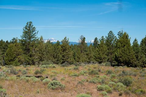 22350 Calgary Dr, Bend, OR 97702 photo 2
