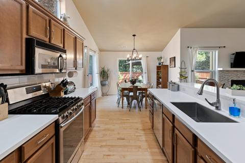 19505 Fishhawk Loop, Bend, OR 97702 photo 9