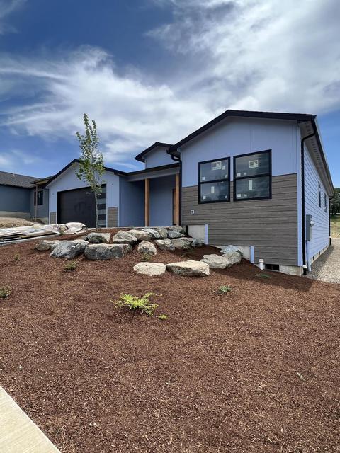 344 Arrowhead Trl, Eagle Point, OR 97524