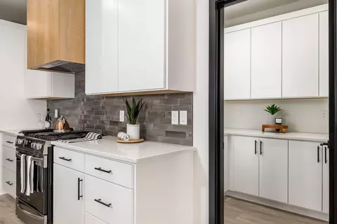 Kitchen - 350 Arrowhead Trl, Eagle Point, OR 97524 photo 10 of 11