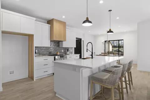 Kitchen - 350 Arrowhead Trl, Eagle Point, OR 97524 photo 1 of 11