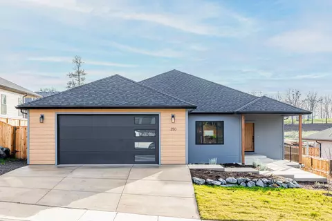 350 Arrowhead Trl, Eagle Point, OR 97524