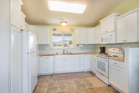 601 E A St, Culver, OR 97734 photo 8