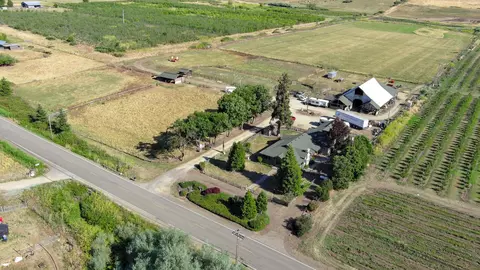 4450 Fern Valley Rd, Medford, OR 97504