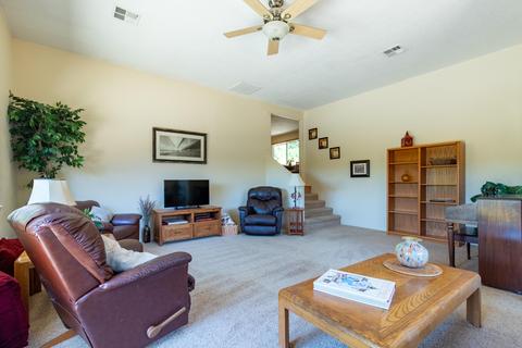 254 Summit Loop, Grants Pass, OR 97527 photo 8