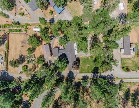 4445 Evans Creek Rd, Rogue River, OR 97537 photo 1