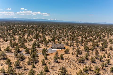 24850 Alpine Ln, Bend, OR 97701 photo 17