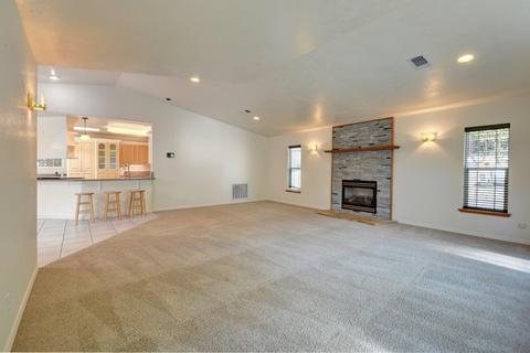 1353 Summit Loop Loop, Grants Pass, OR 97527 photo 6