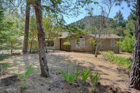 1353 Summit Loop Loop, Grants Pass, OR 97527 photo 2