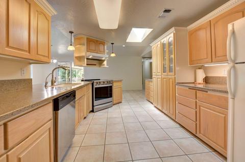 1353 Summit Loop Loop, Grants Pass, OR 97527 photo 12