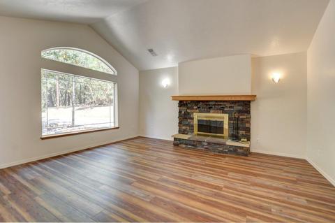1353 Summit Loop Loop, Grants Pass, OR 97527 photo 4