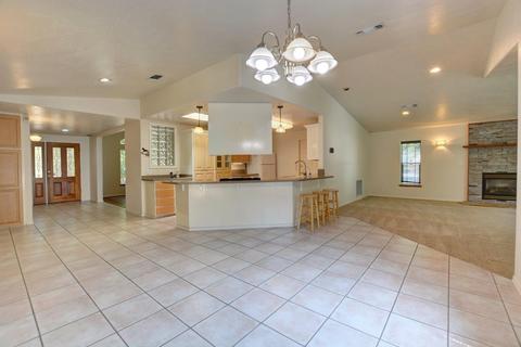 1353 Summit Loop Loop, Grants Pass, OR 97527 photo 8