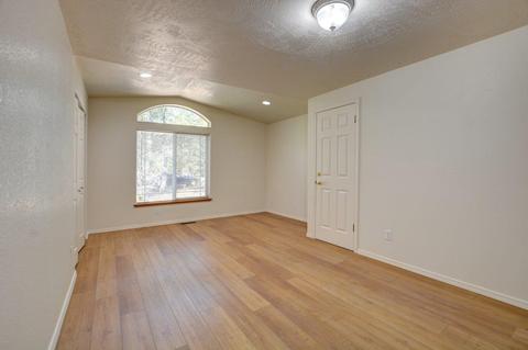 1353 Summit Loop Loop, Grants Pass, OR 97527 photo 20