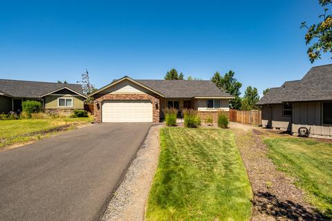 20652 NE Overton Pl, Bend, OR 97701 photo 2