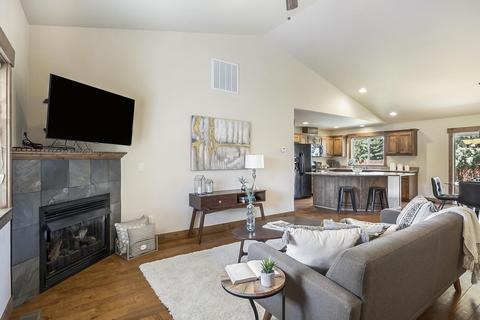 20652 NE Overton Pl, Bend, OR 97701 photo 16