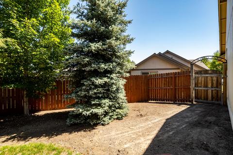 20652 NE Overton Pl, Bend, OR 97701 photo 31