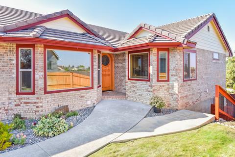 63371 Lamoine Ln, Bend, OR 97701 photo 2