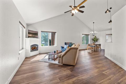 1071 E Cascade Ave, Sisters, OR 97759 photo 3