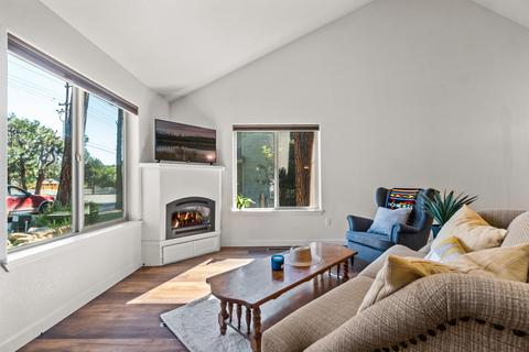 1071 E Cascade Ave, Sisters, OR 97759 photo 4
