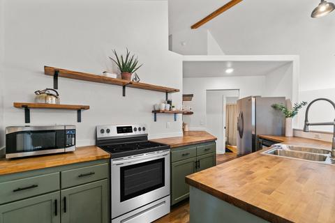 1071 E Cascade Ave, Sisters, OR 97759 photo 8