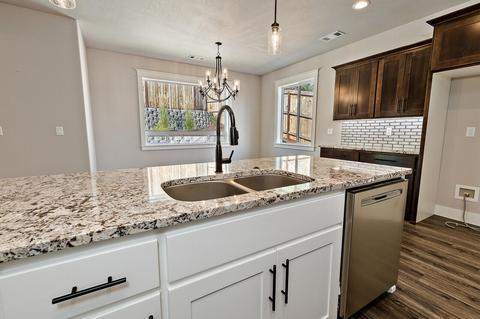 1059 Azure Way, Eagle Point, OR 97524 photo 12