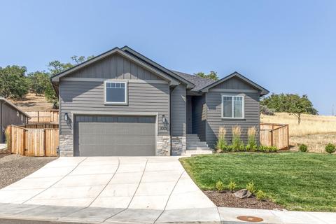 1059 Azure Way, Eagle Point, OR 97524 photo 1
