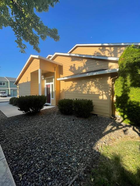 327 Live Oak Loop, Central Point, OR 97502 photo 4